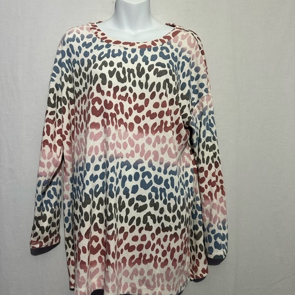 Viamor Tops - Viamor Multicolor Animal Print Relaxed Long Sleeve Shirt